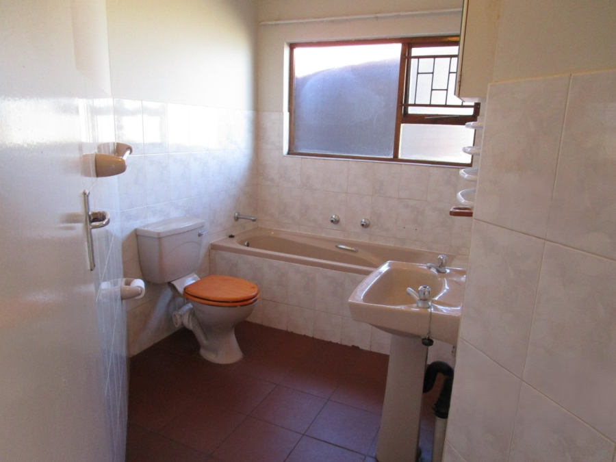 2 Bedroom Property for Sale in Langenhovenpark Free State